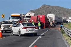 Accidente de tráileres provoca cierre en libramiento norponiente de Saltillo