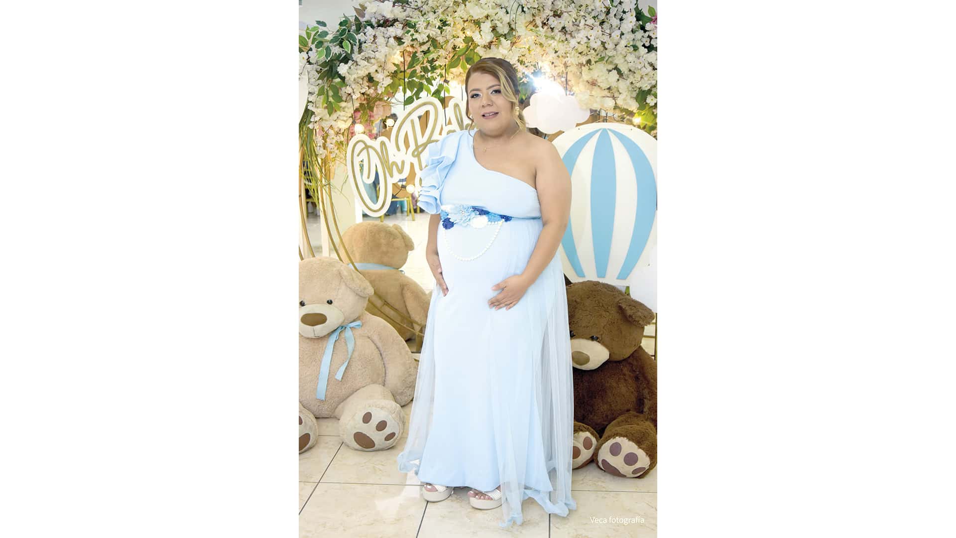 Nallely Reyes y Abraham Mart&iacute;nez disfrutan de su baby shower en Monclova