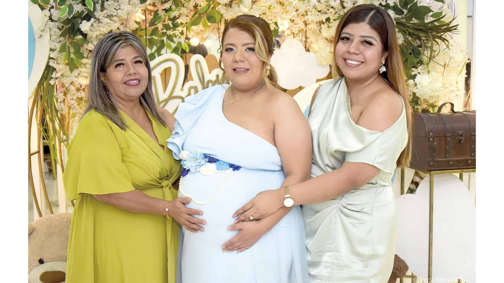 Nallely Reyes y Abraham Mart&iacute;nez disfrutan de su baby shower en Monclova