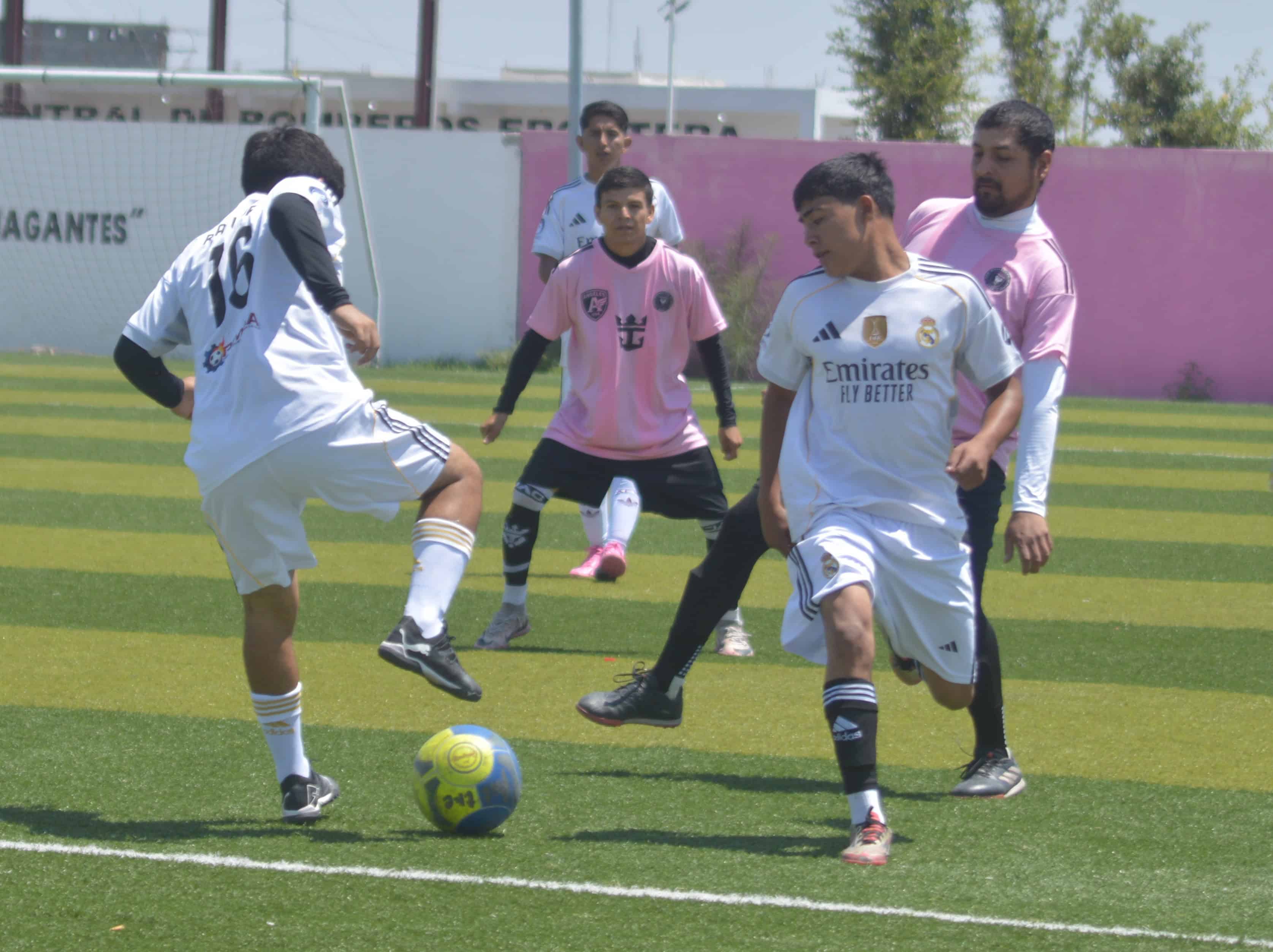 Real Lauritos gana en penaltis y avanza a la final en Frontera