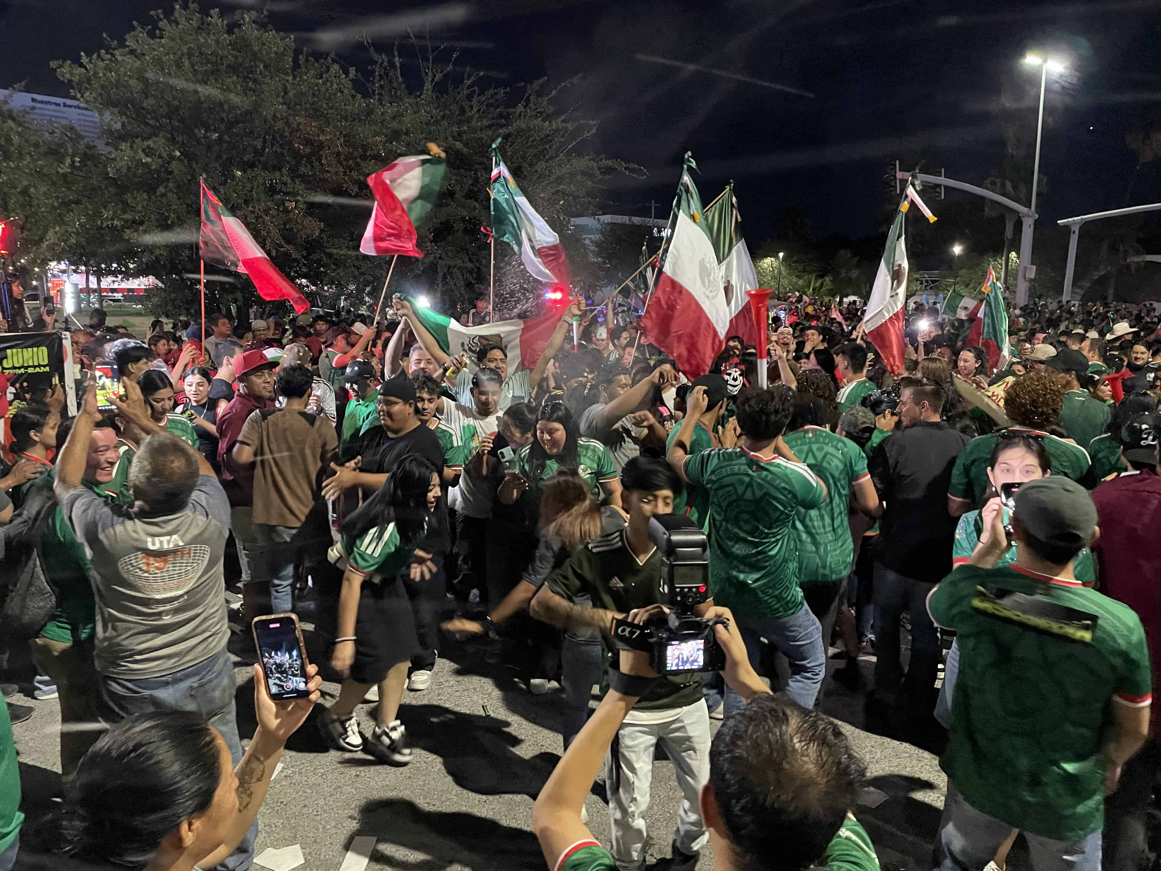 Victoria de la Selecci&oacute;n Mexicana: Monclova se llena de alegr&iacute;a
