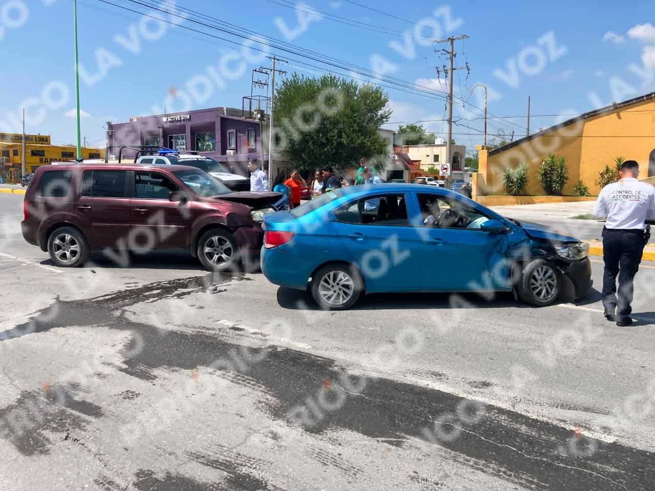 Mujer causa accidente en carretera 30 de Frontera