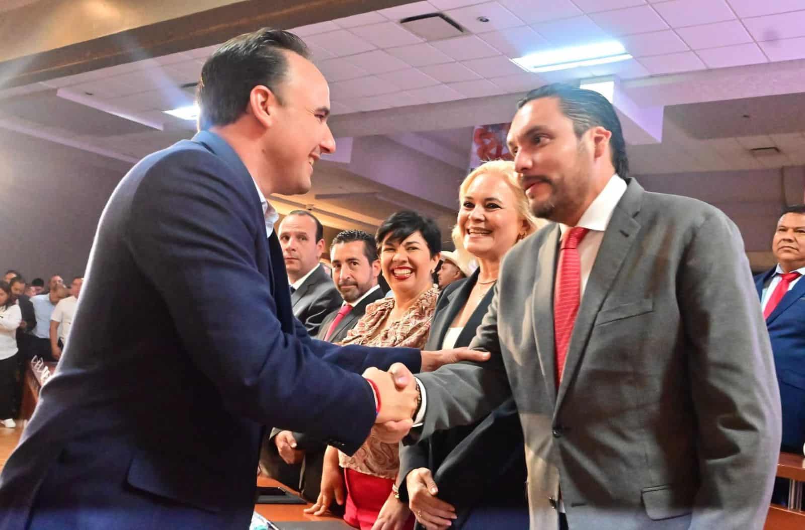 Carlos Villarreal y Manolo Jim&eacute;nez firman Pacto Coahuila 2026 en Monclova