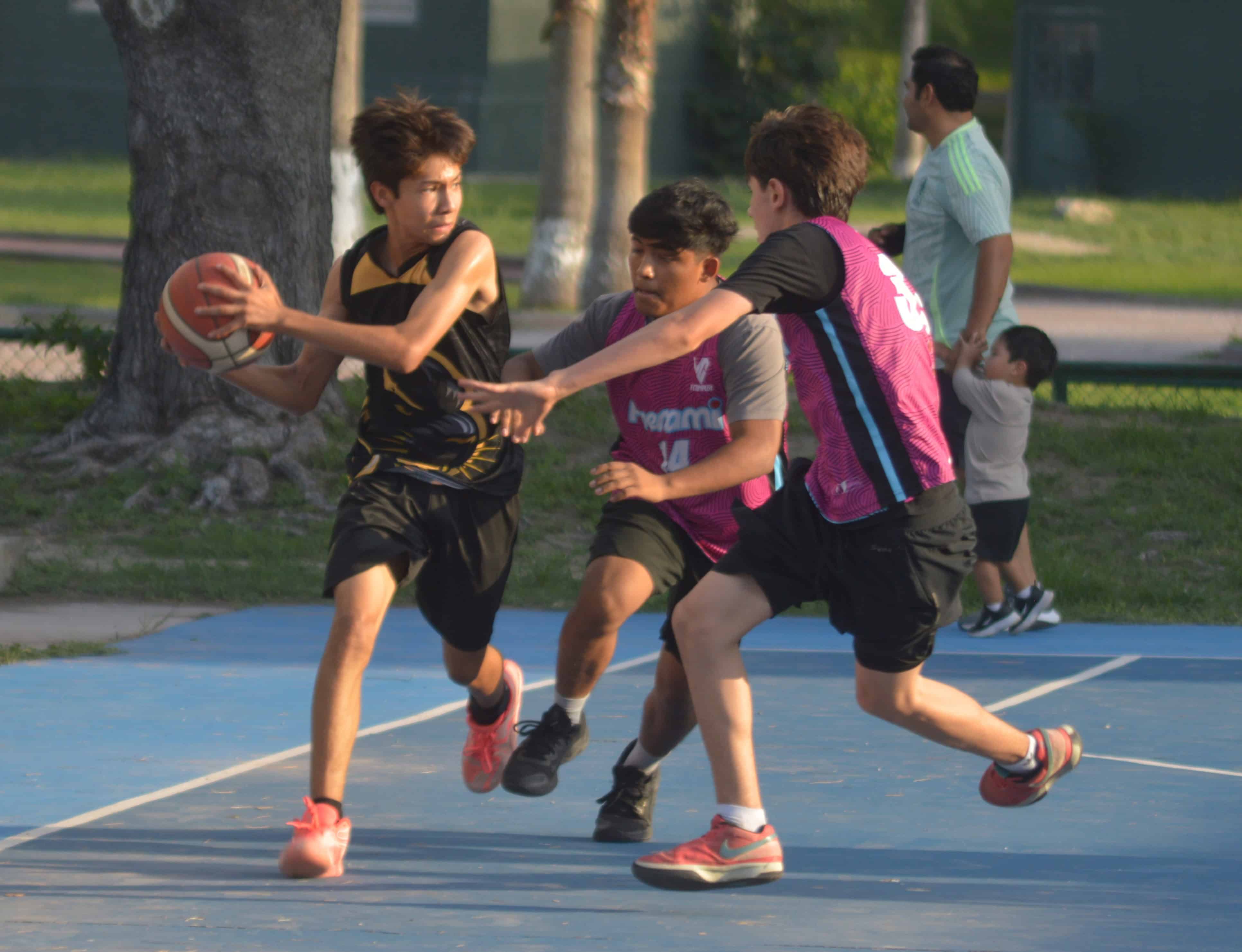 ICC Preparatoria gana el campeonato de basquetbol en Parque Xochipilli