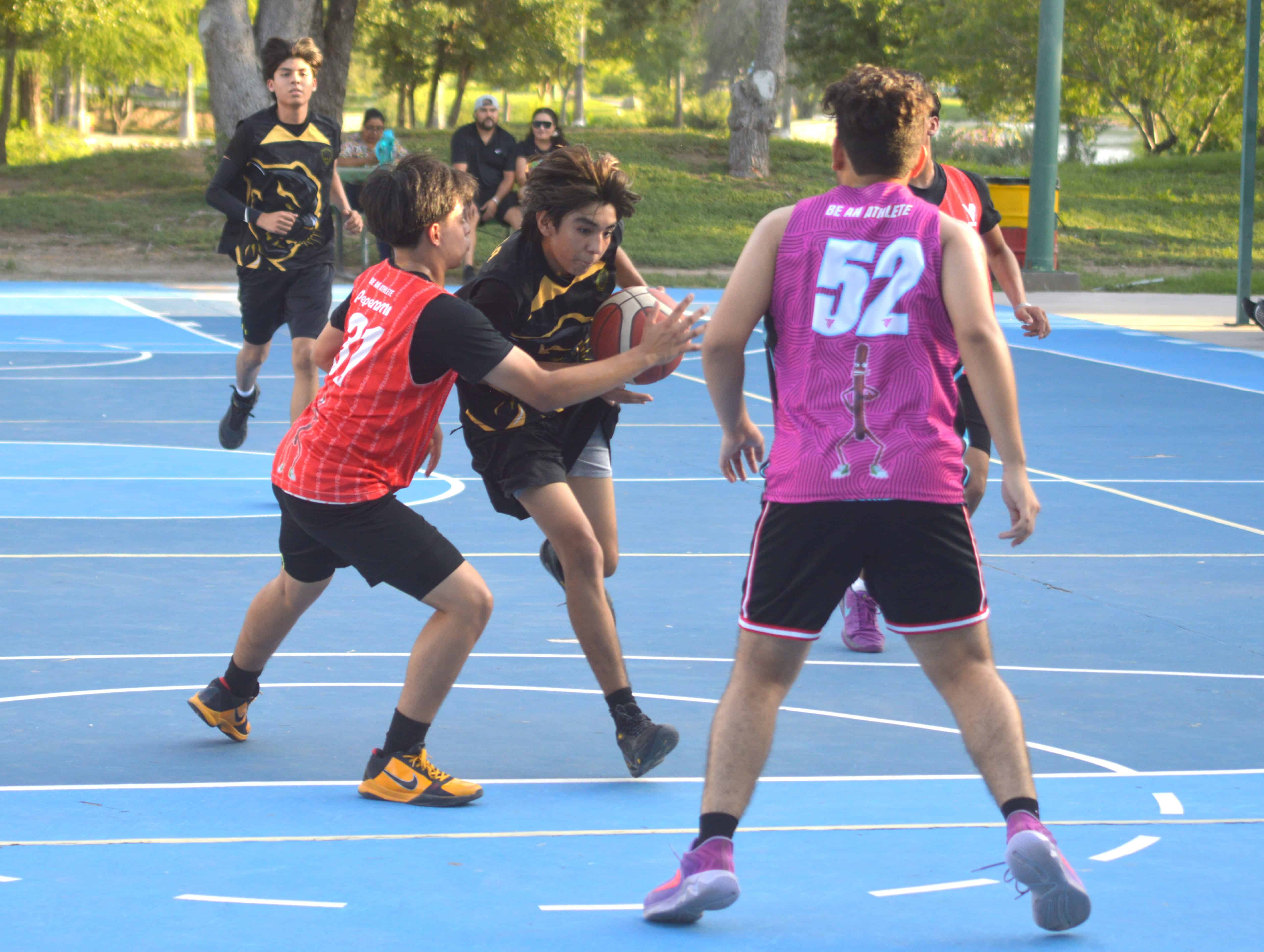 ICC Preparatoria gana el campeonato de basquetbol en Parque Xochipilli