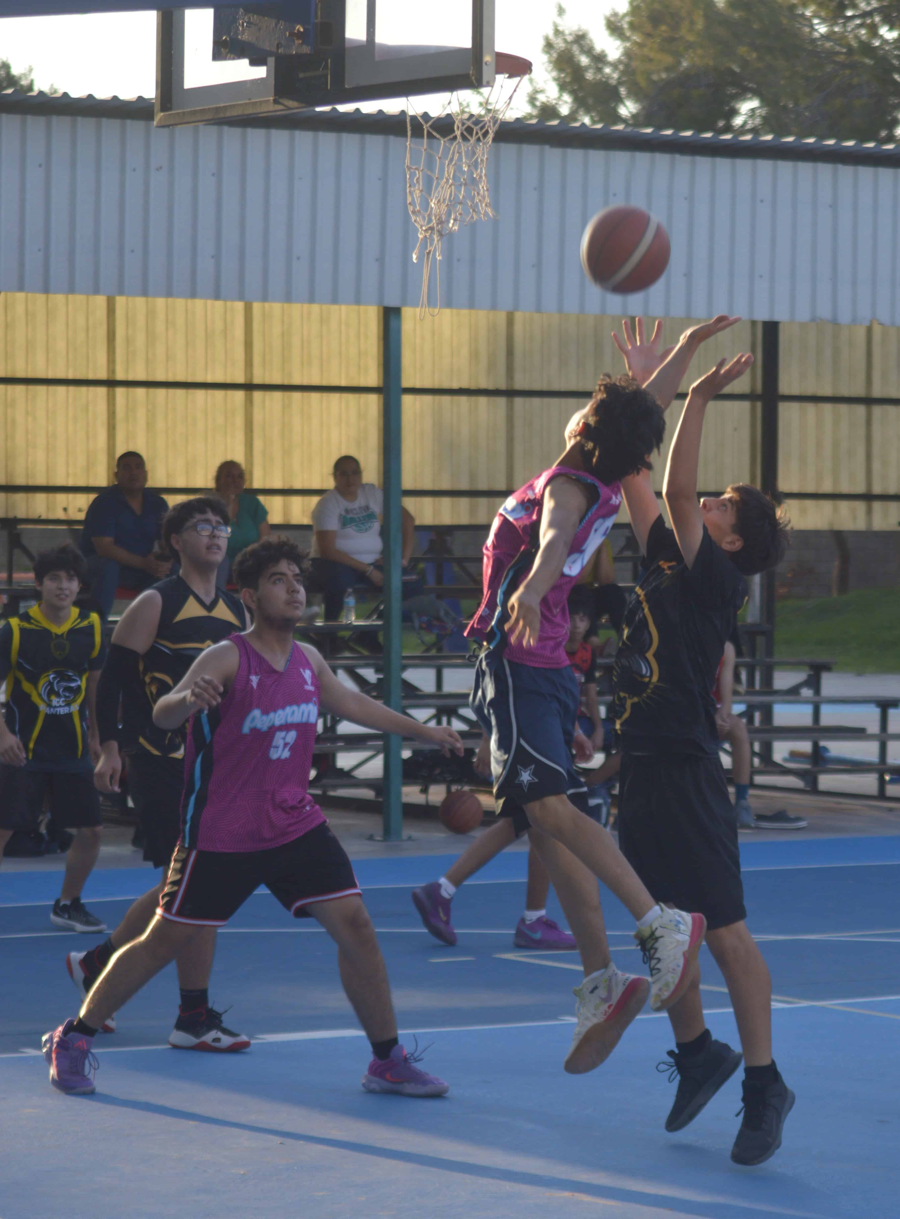 ICC Preparatoria gana el campeonato de basquetbol en Parque Xochipilli