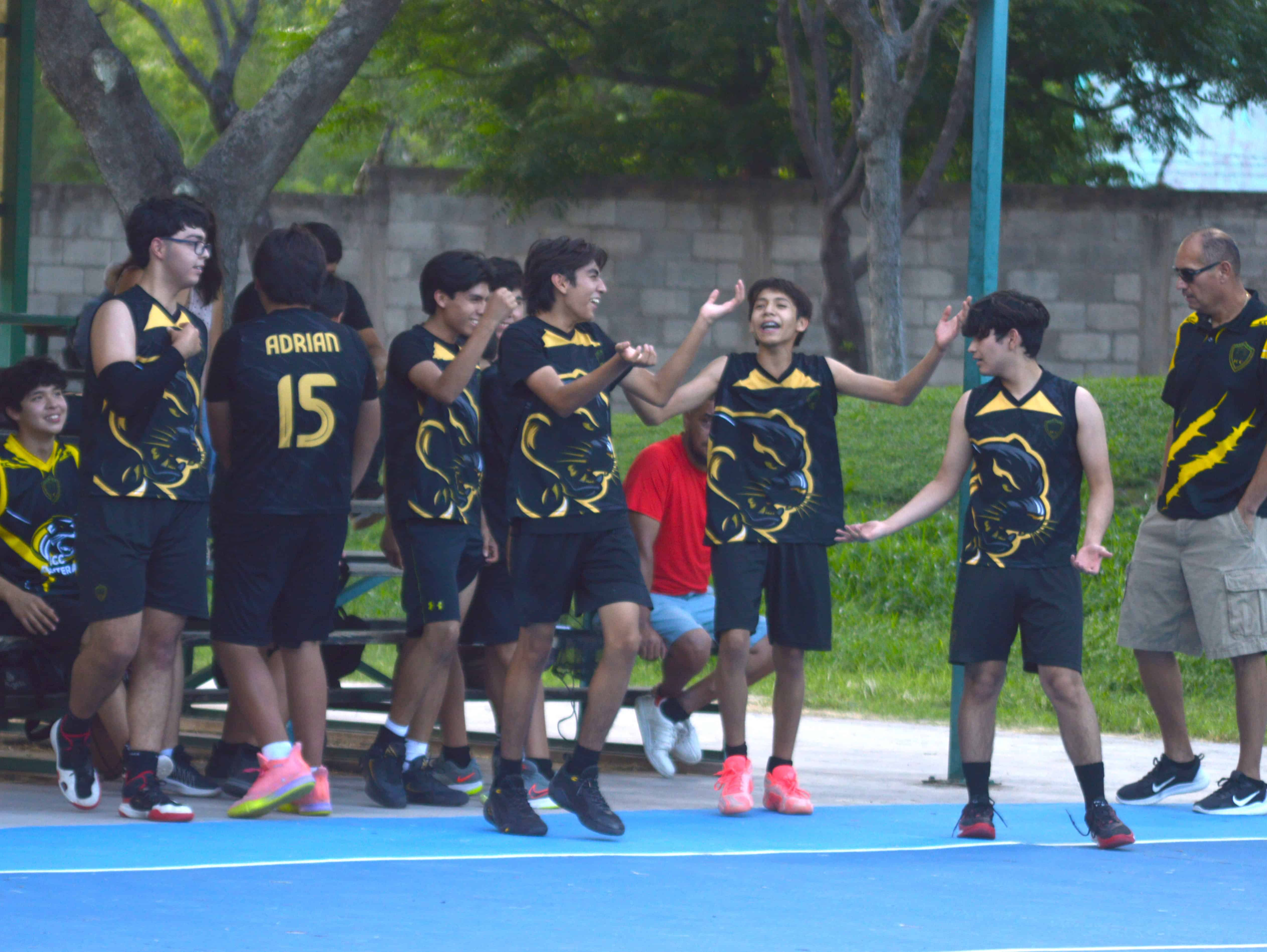ICC Preparatoria gana el campeonato de basquetbol en Parque Xochipilli