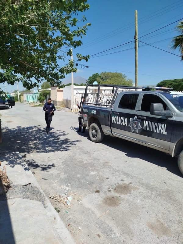 Padres de familia cierran la Escuela Primaria Ces&aacute;reo Castro en Monclova