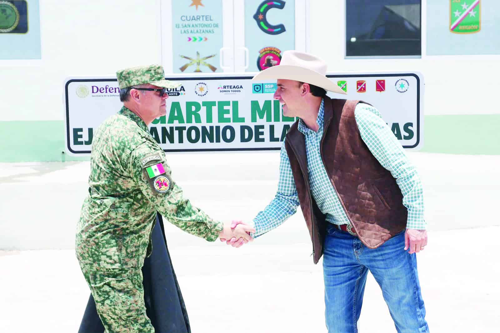 Manolo Jim&eacute;nez entrega nuevo cuartel militar en Arteaga para fortalecer la seguridad