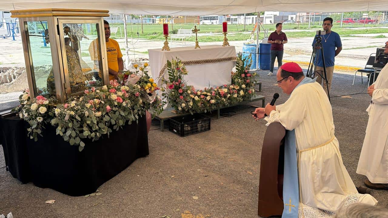 Cientos de fieles celebran a la Virgen Peregrina en Monclova