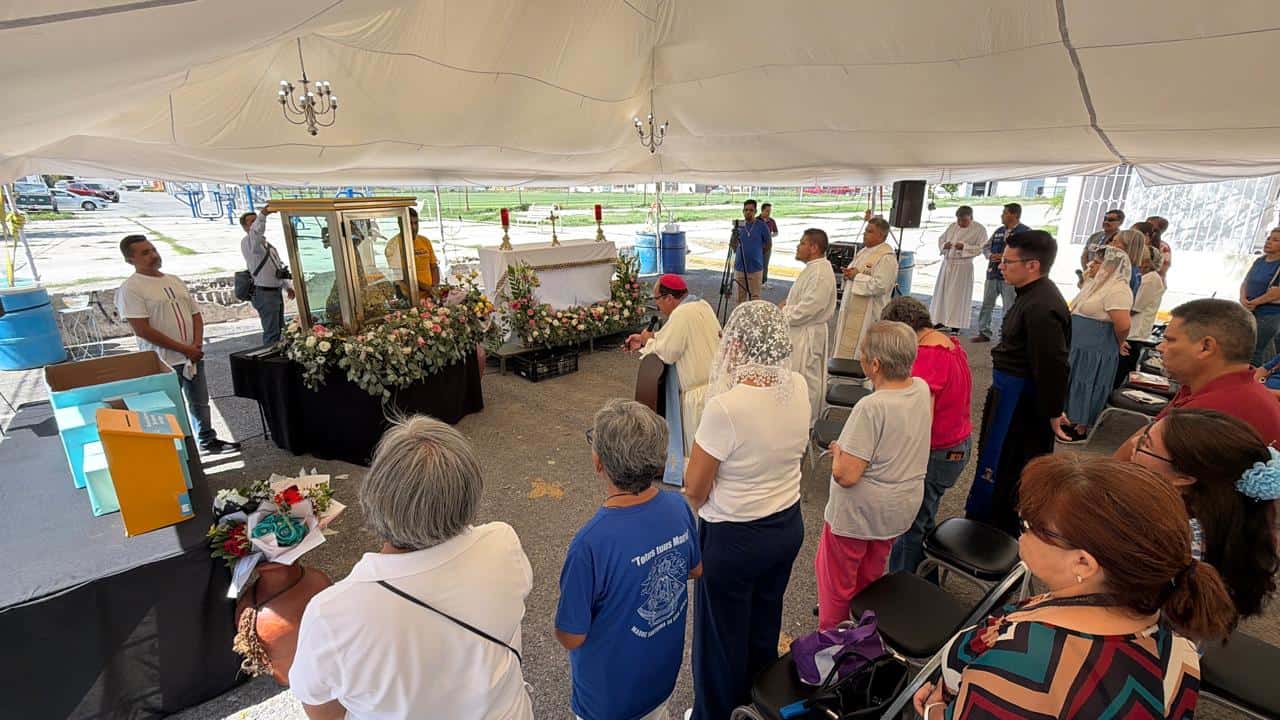 Cientos de fieles celebran a la Virgen Peregrina en Monclova