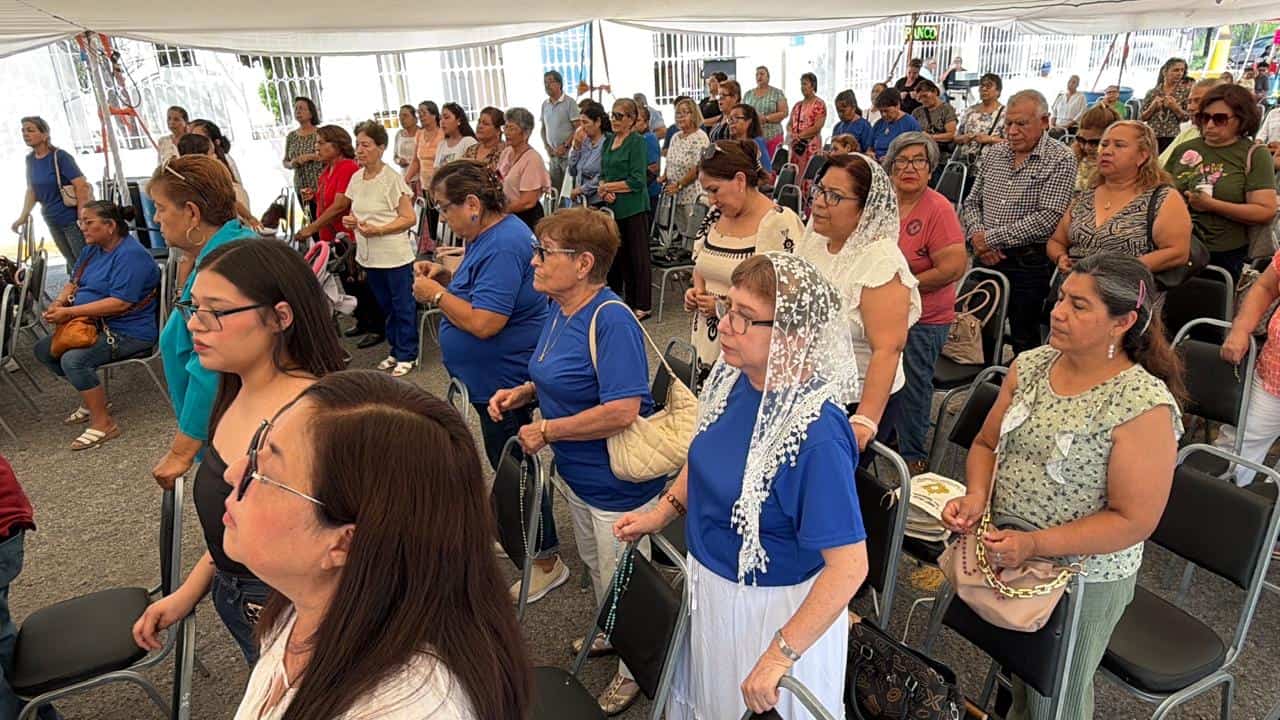 Cientos de fieles celebran a la Virgen Peregrina en Monclova