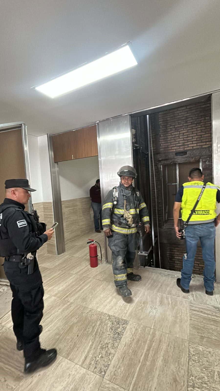 Humberto Prado confirma incendio en IMSS Monclova por soldadura
