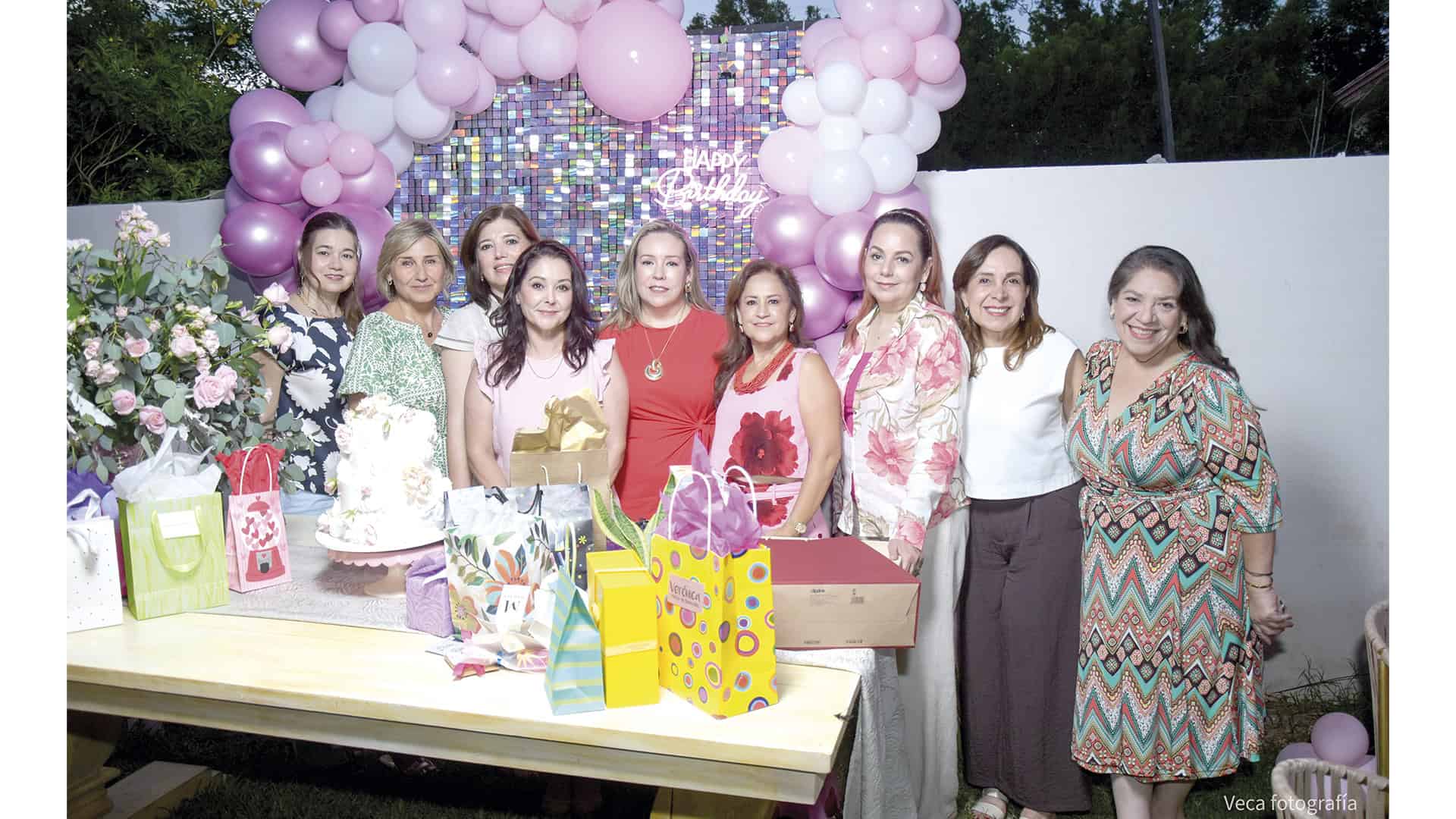 Norma Villarreal celebra su cumplea&ntilde;os rodeada de familiares y amigos