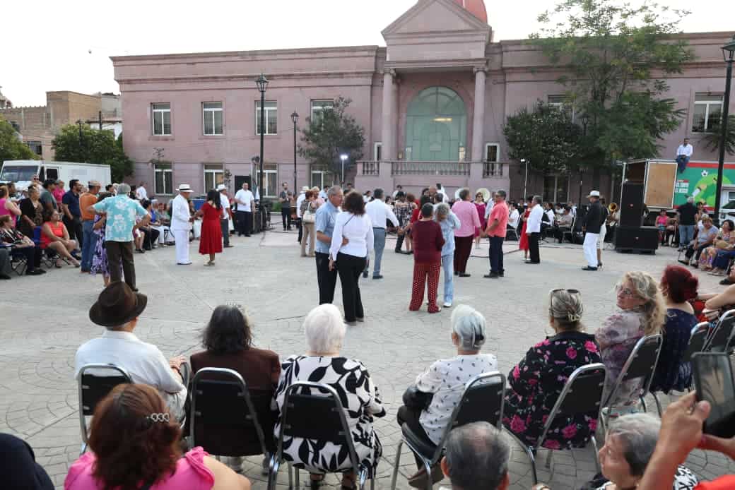 Javier D&iacute;az Gonz&aacute;lez impulsa el Festival Internacional de las Artes en Saltillo