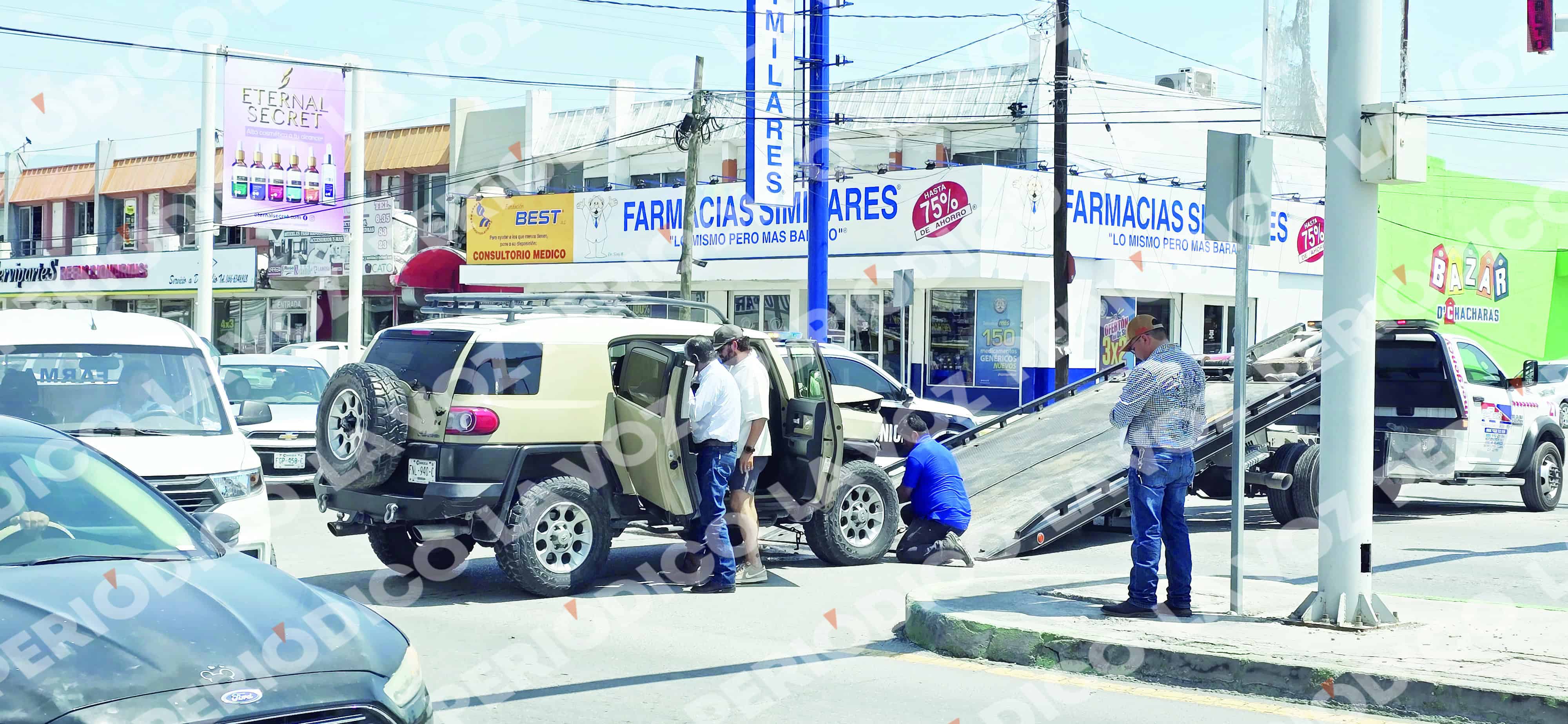 Accidente entre Mazda y Toyota deja p&eacute;rdidas totales en Monclova