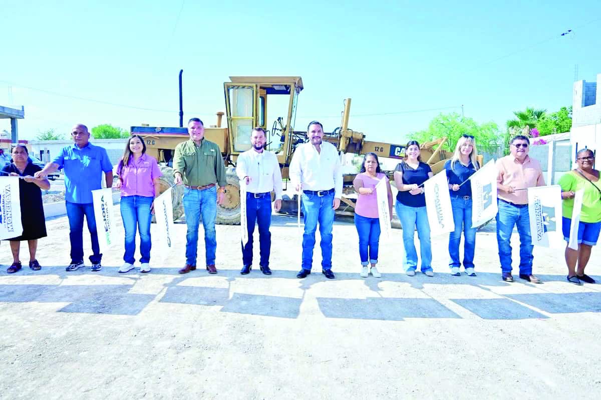 Entrega Carlos Villarreal recarpeto y pavimento