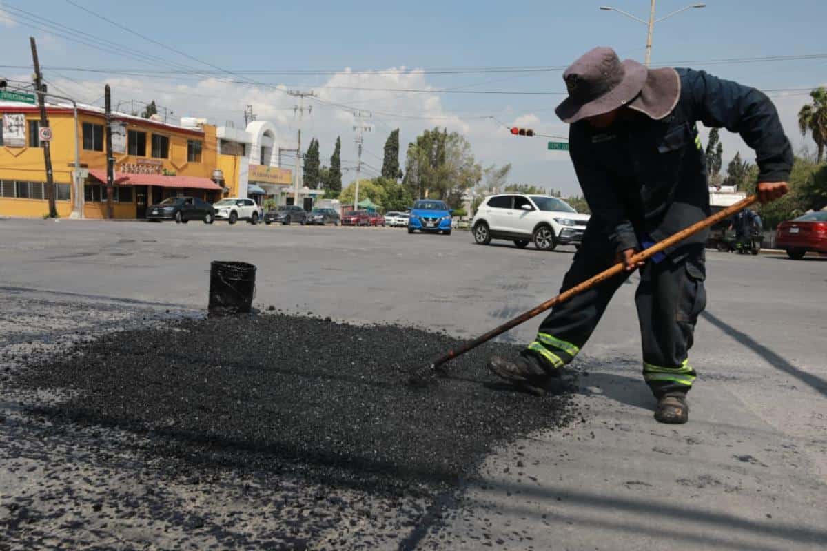 Rehabilitan vialidades por reportes
