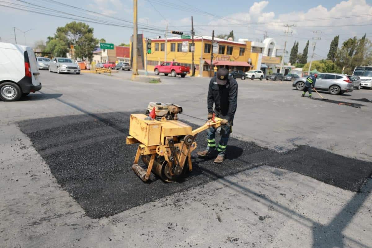 Rehabilitan vialidades por reportes