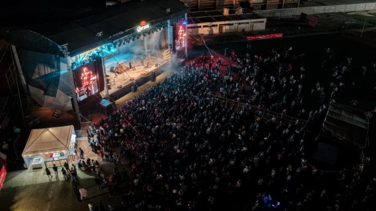 Re&uacute;ncen futbol y m&uacute;sica a familias en FUTFEST