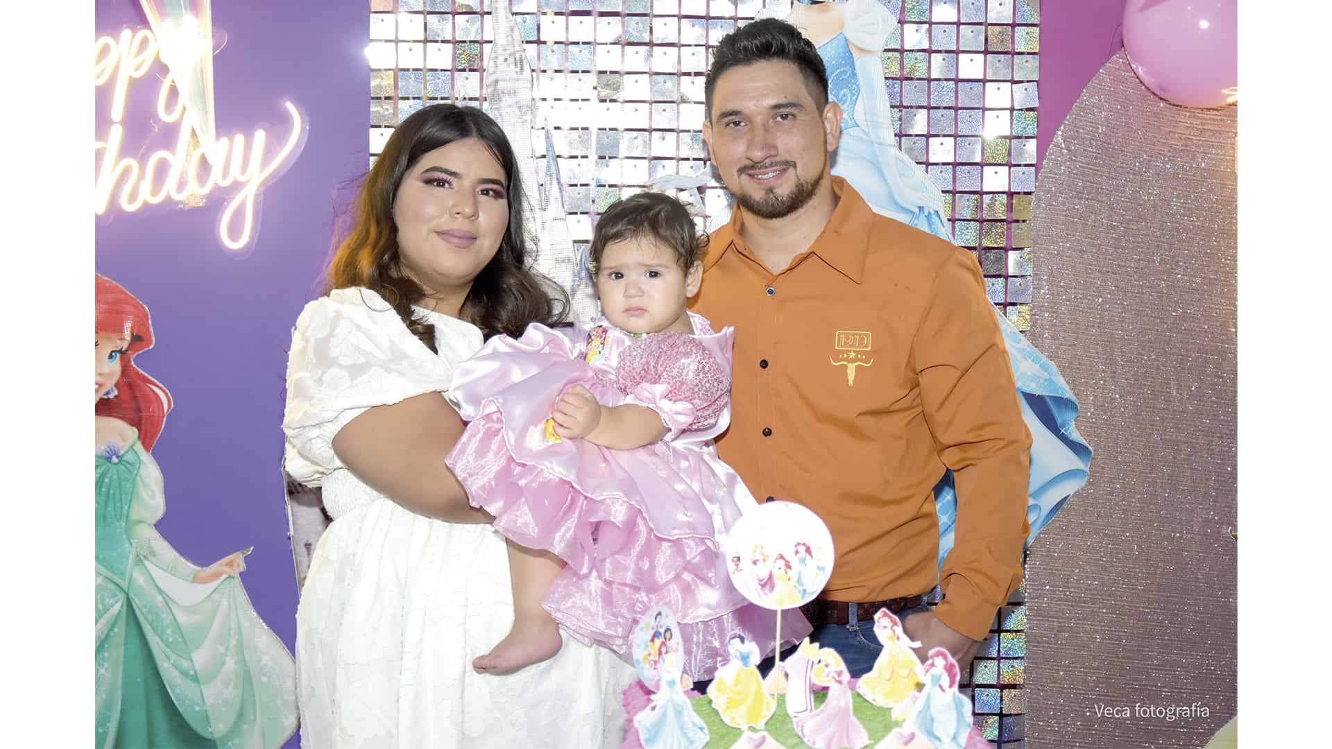 Ailani San Miguel celebra su primer cumplea&ntilde;os y bautizo