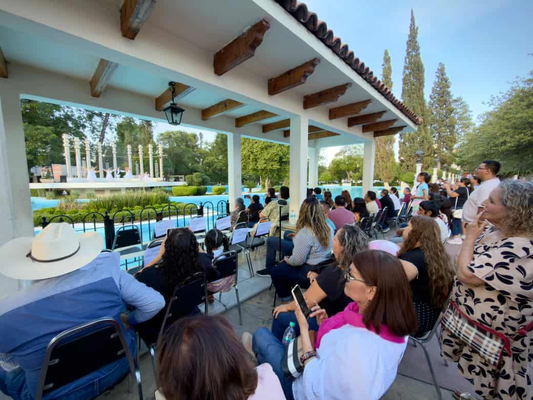 Cientos de saltillenses disfrutan del Festival Internacional de las Artes