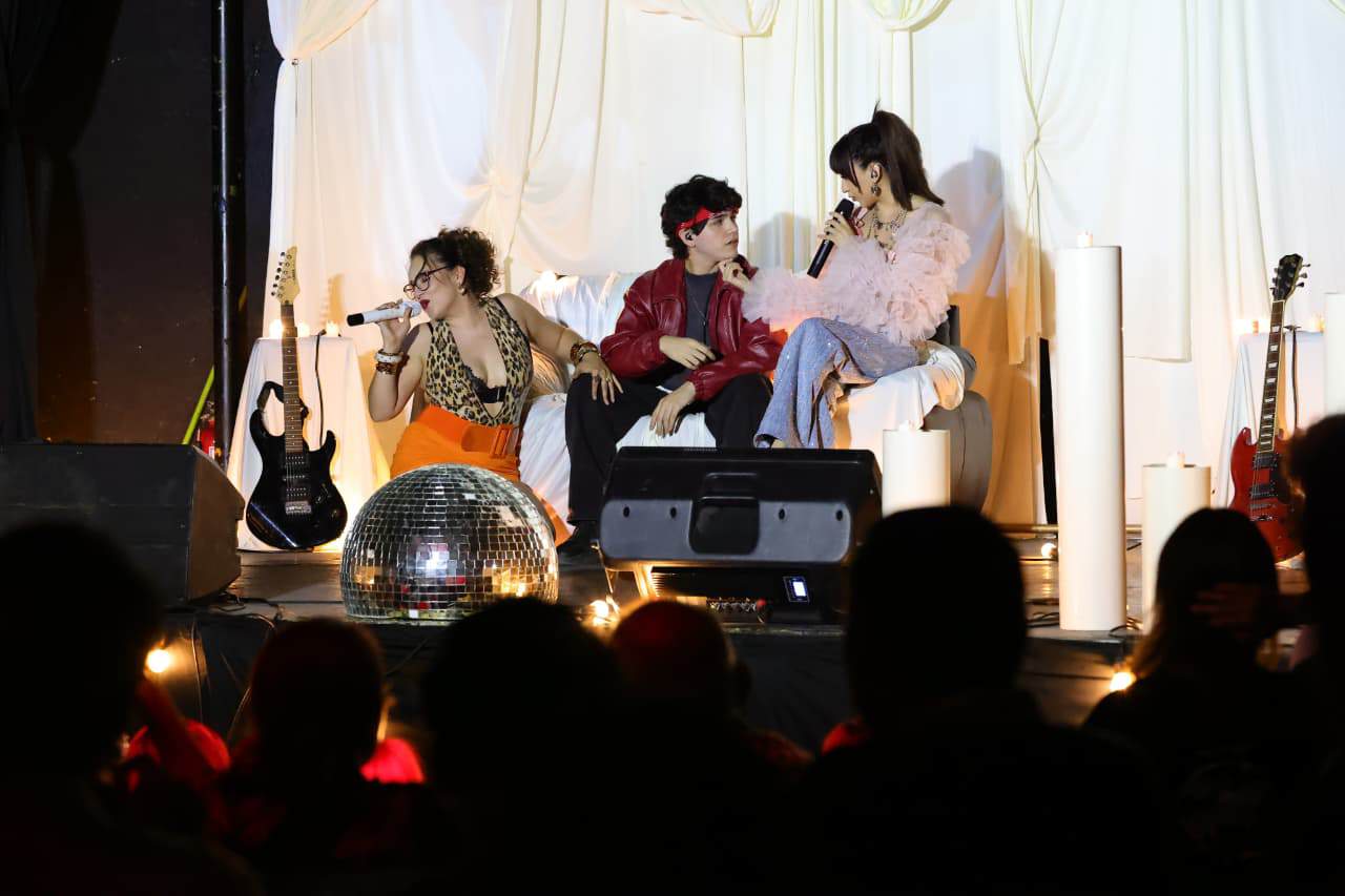 Cientos de saltillenses disfrutan del Festival Internacional de las Artes