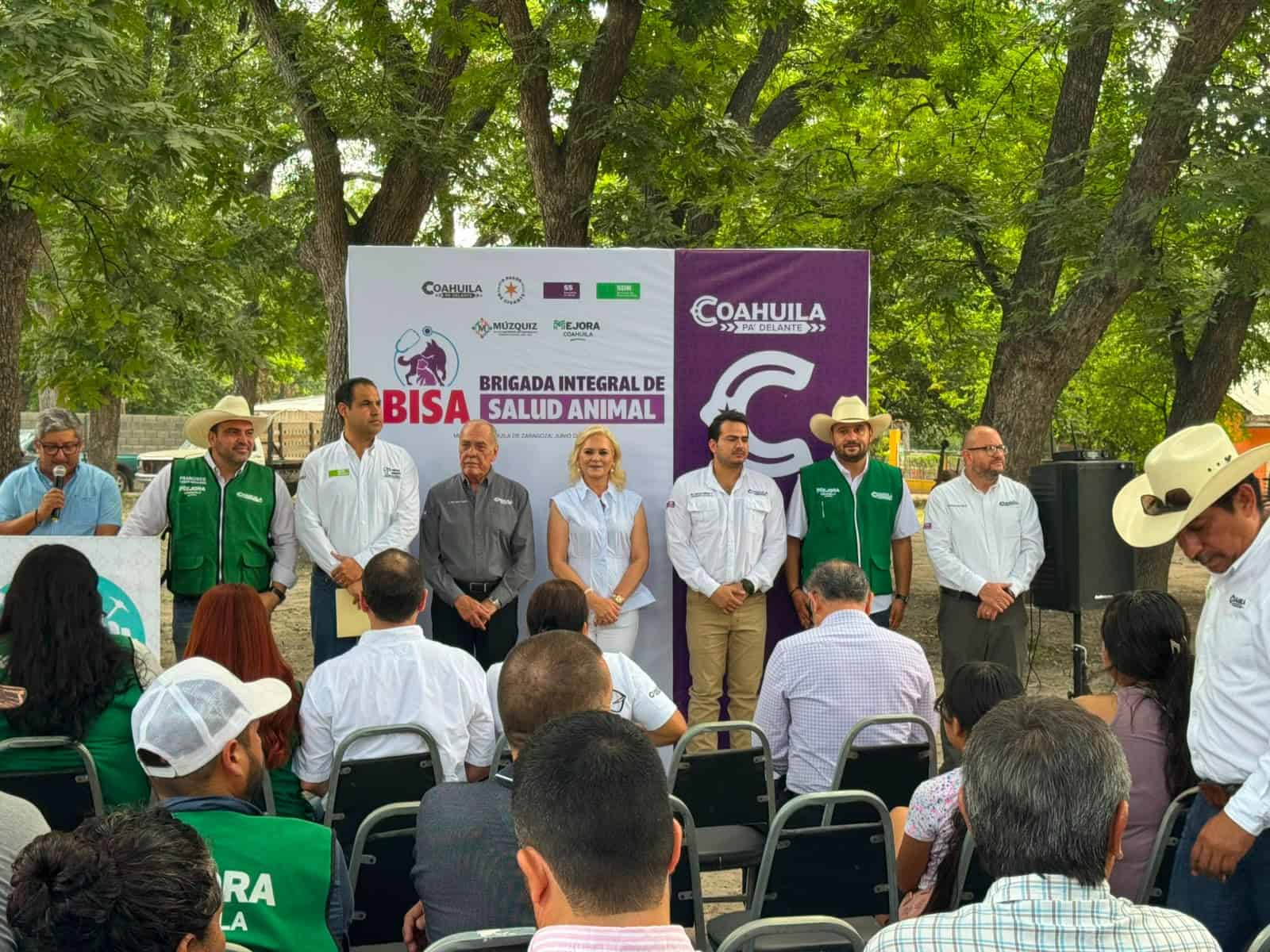 Brigada Integral de Salud Animal ofrece vacunación en Múzquiz Brigada Integral de Salud Animal ofrece vacunación en Múzquiz