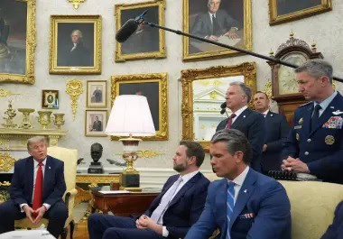 Cl&eacute;rigos iran&iacute;es piden asesinato de Trump y Netanyahu