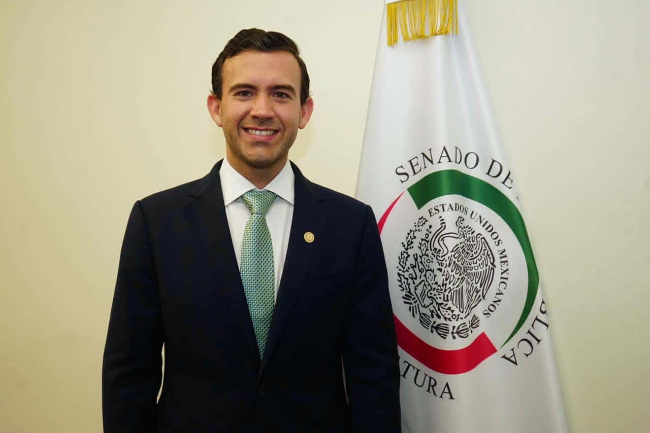 Gabriel Elizondo P&eacute;rez rinde protesta como nuevo senador de Coahuila