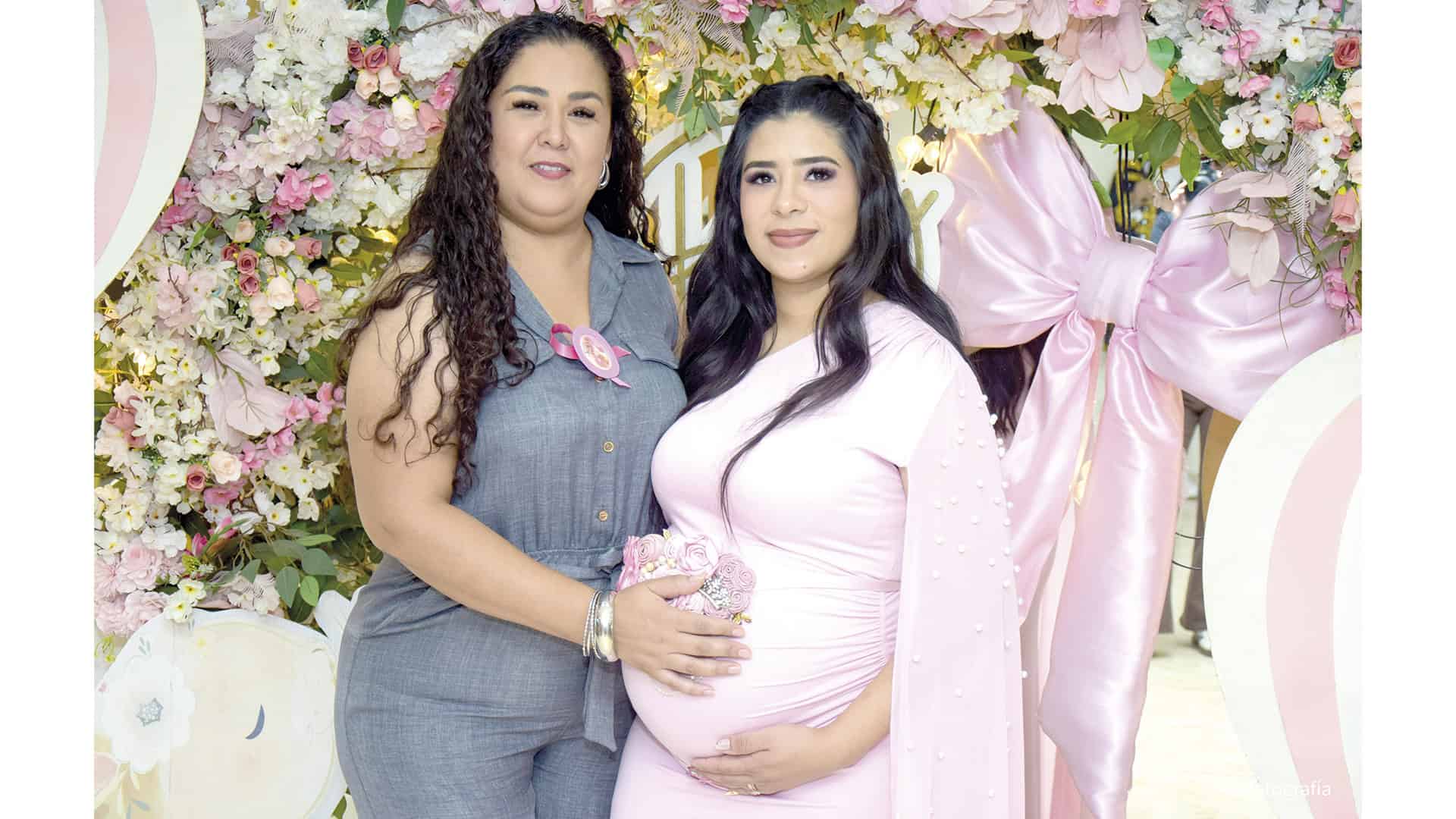Julieta Villarreal celebra su baby shower en Monclova Julieta Villarreal celebra su baby shower en Monclova