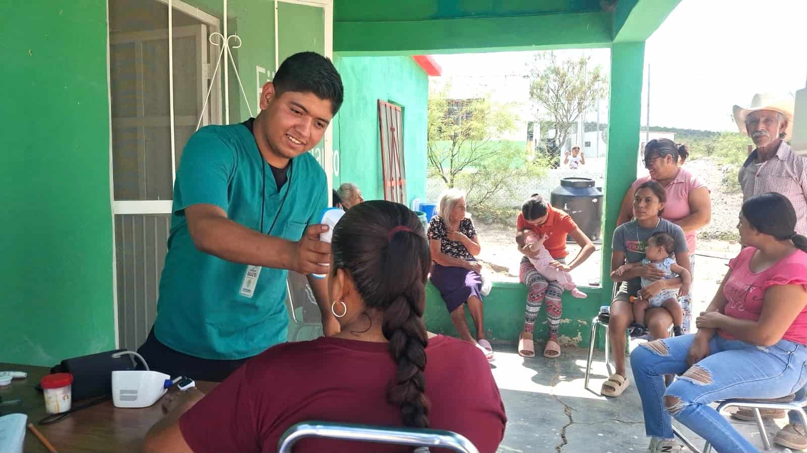 Cuatro Ciénegas: Víctor Leija realiza brigada de salud en comunidades rurales