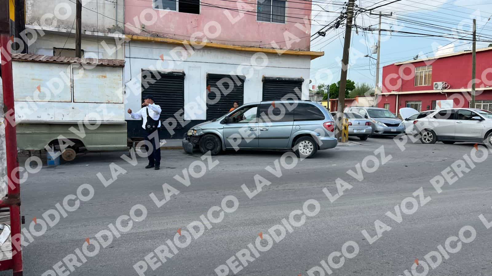 Choque entre camioneta y autom&oacute;vil provoca da&ntilde;os en Monclova