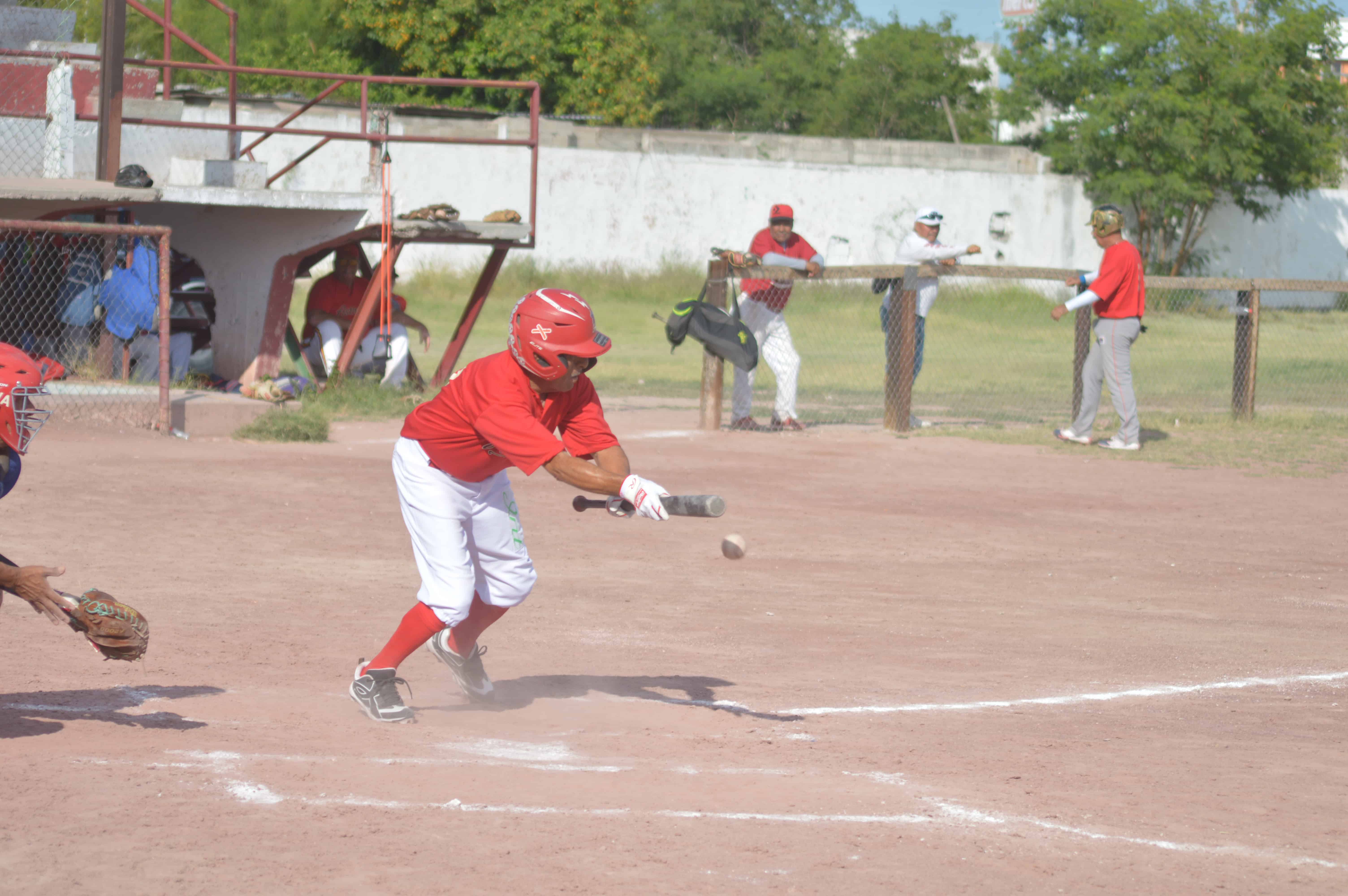 Astros y Lobos comparten liderato en Liga de B&eacute;isbol 60 A&ntilde;os y M&aacute;s