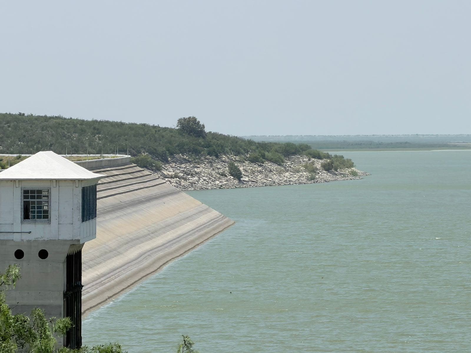 Presa Don Mart&iacute;n en Ju&aacute;rez: solo 8% de capacidad afecta a pescadores