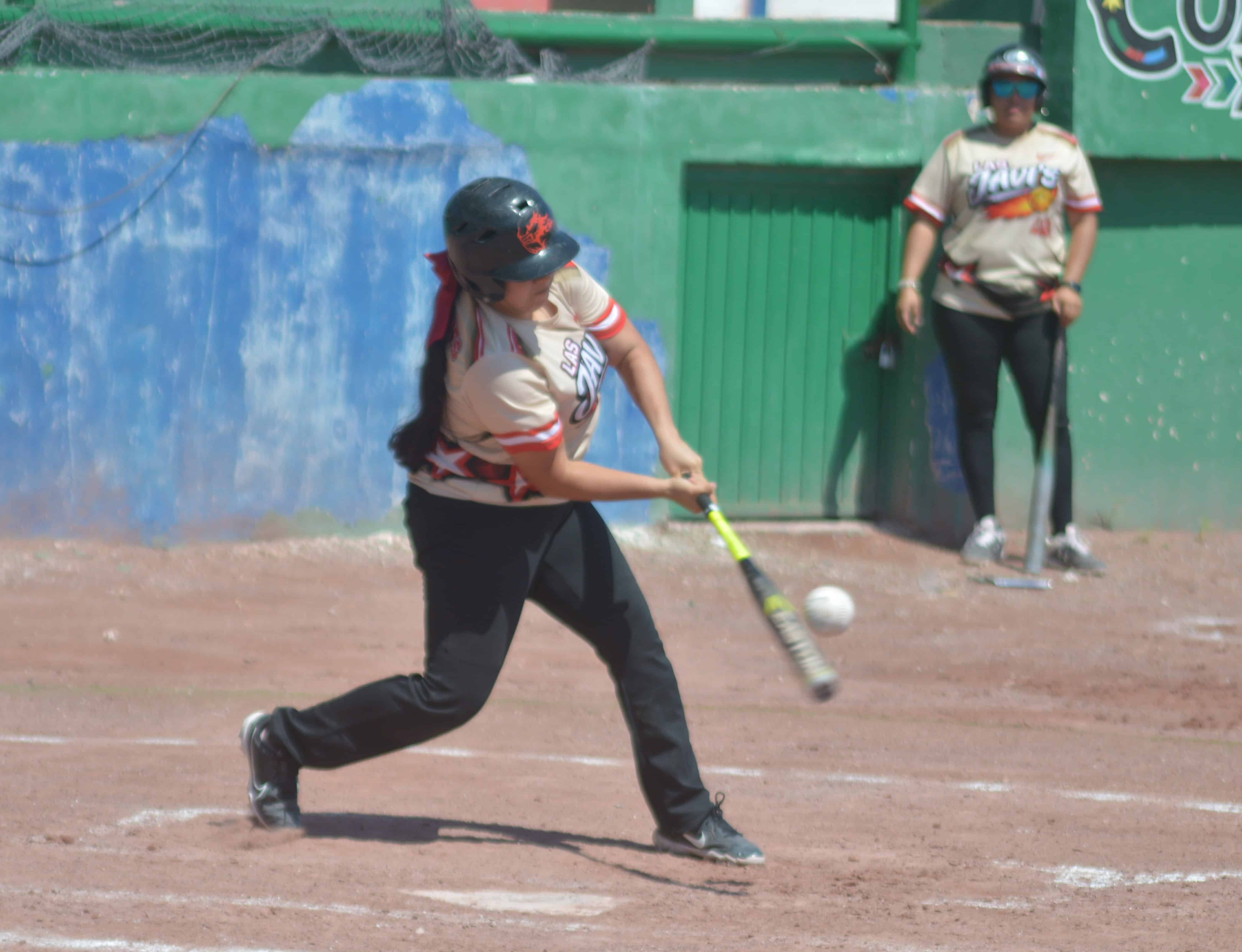 Las Javis derrotan a Diablas y avanzan a la final en Frontera