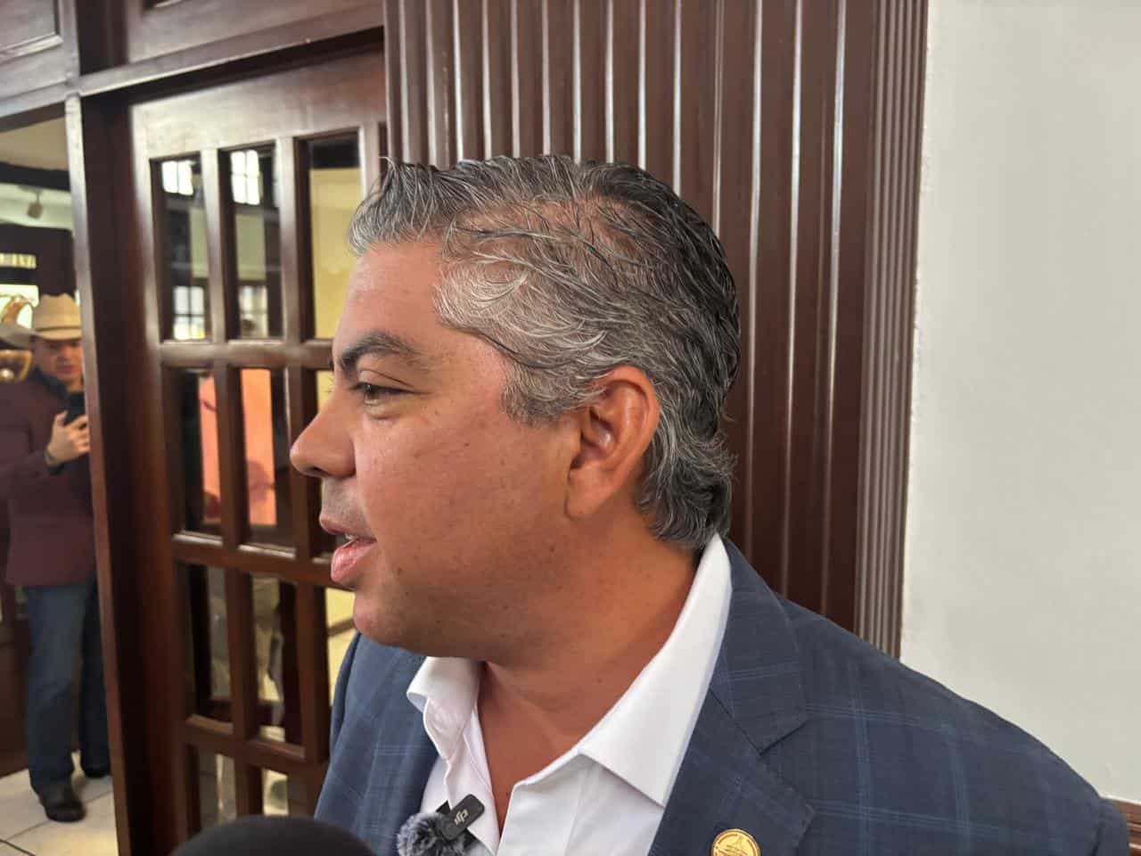 Alfredo Paredes apoya reelecci&oacute;n de alcaldes en Coahuila