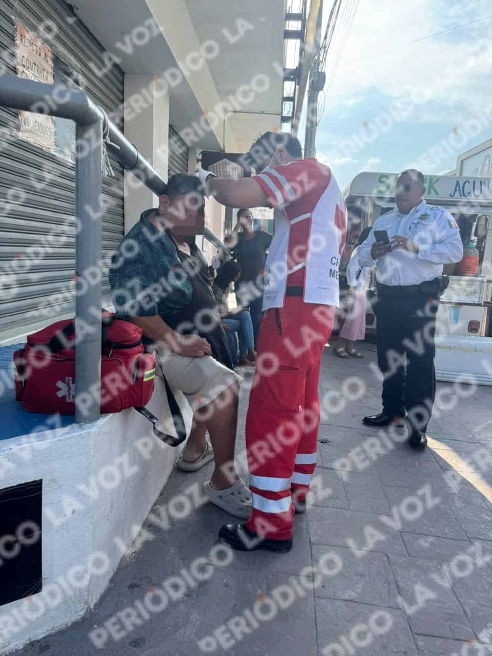 Impide que se lleven a ni&ntilde;o y acaba herido