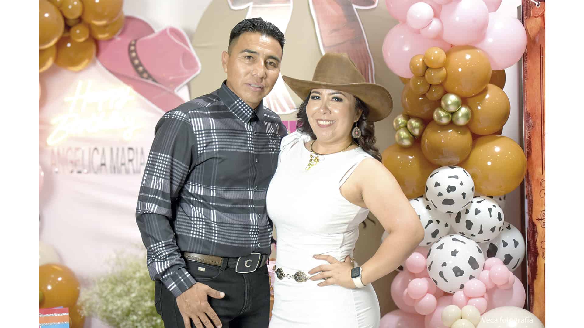 Ang&eacute;lica Mar&iacute;a celebra su cumplea&ntilde;os con fiesta vaquera en familia