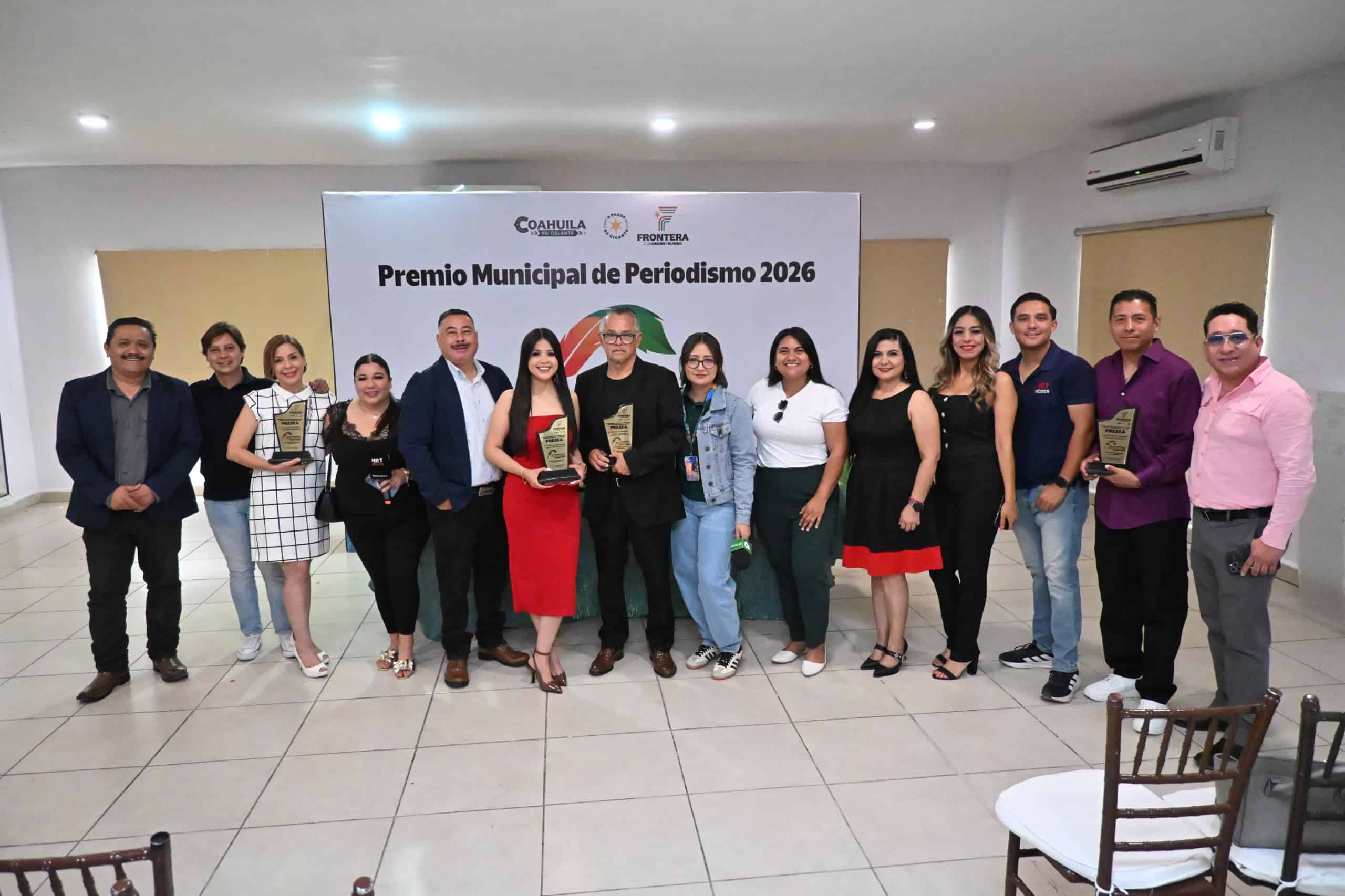 Sari P&eacute;rez Cant&uacute; entrega el Premio Municipal de Periodismo 2026 en Frontera