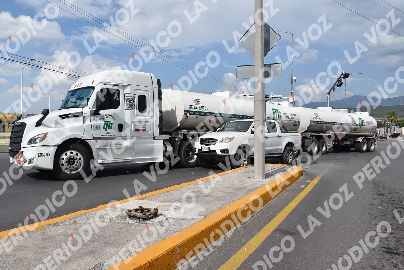 Camioneta de Alejandra N sufre accidente en Monclova