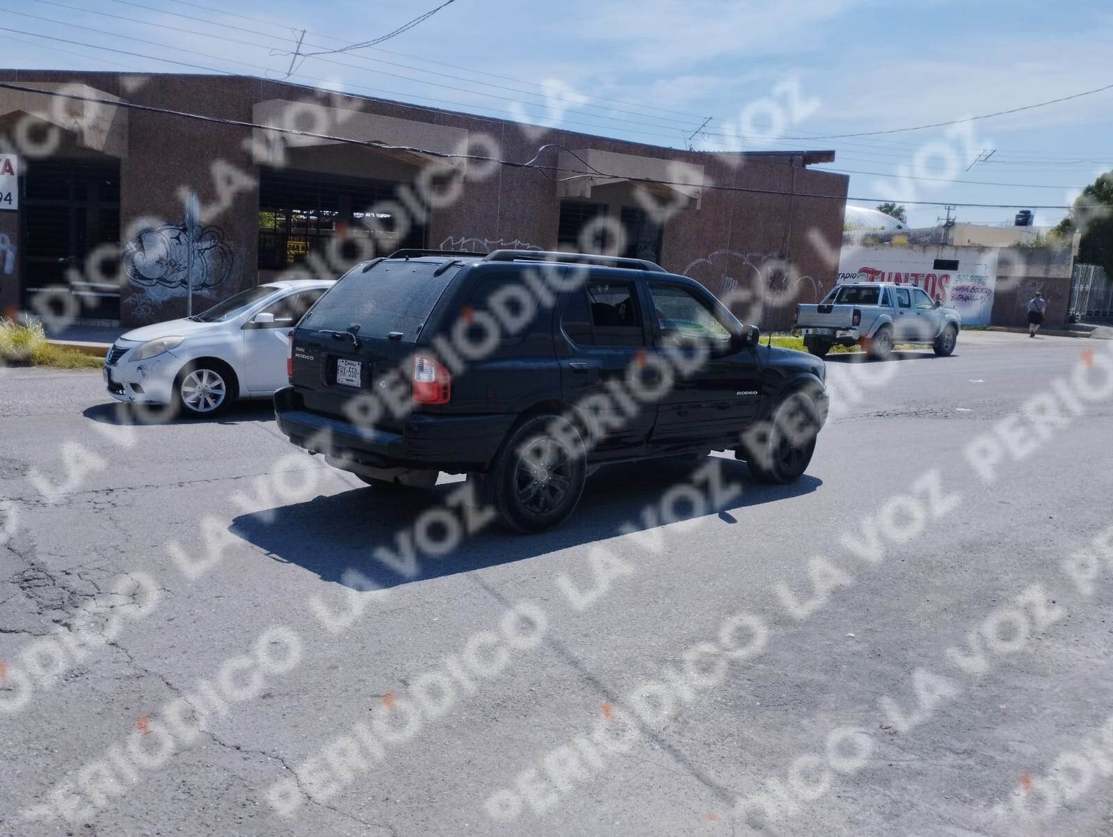 EMBISTE CAMIONETA A  CICLISTA EN FRONTERA