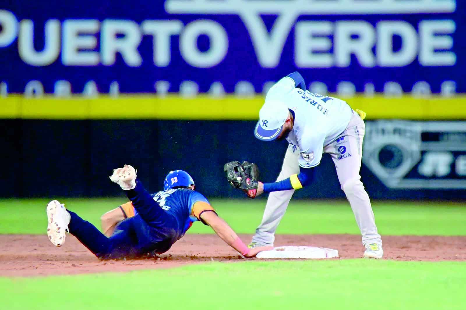 Acereros de Monclova gana a Rieleros en el primer juego de la doble cartelera