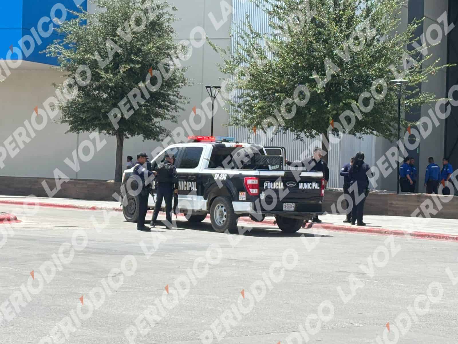 Detienen a dos mujeres por robo en Paseo Monclova Detienen a dos mujeres por robo en Paseo Monclova