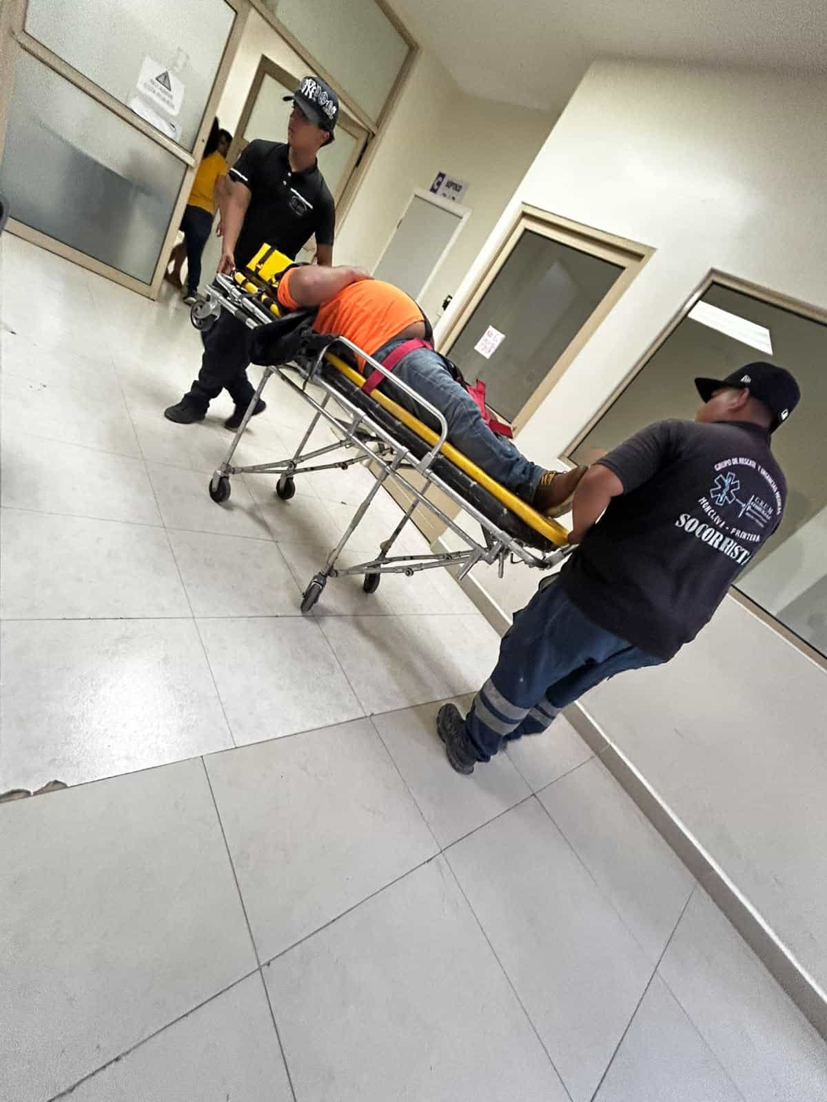 Accidente de motociclista en Monclova: Jos&eacute; &Aacute;ngel Ch&aacute;vez resulta herido