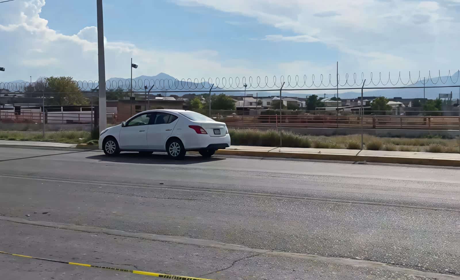 Muere motociclista tras chocar con auto