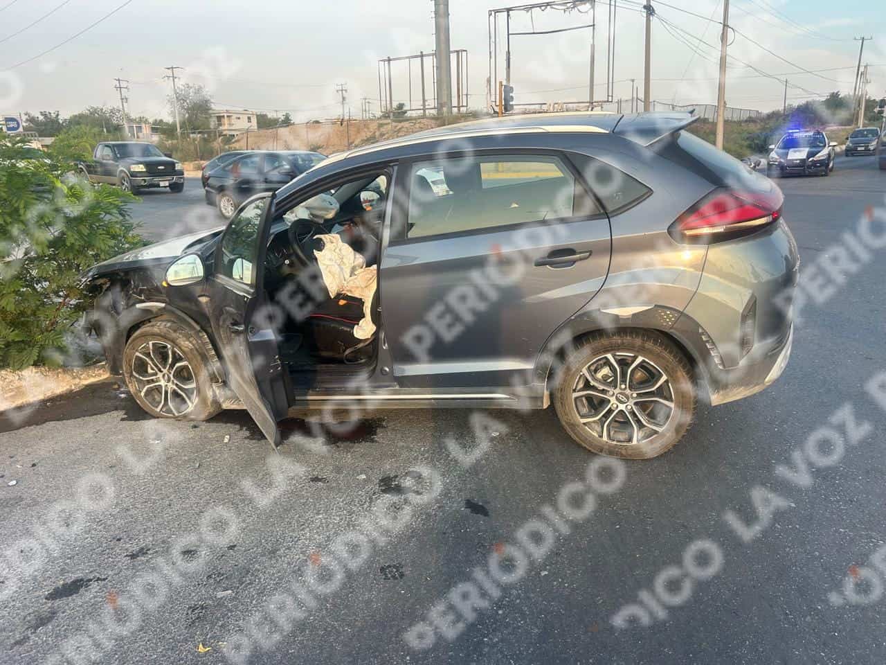 se pasa el rojo y manda a familia al hospital
