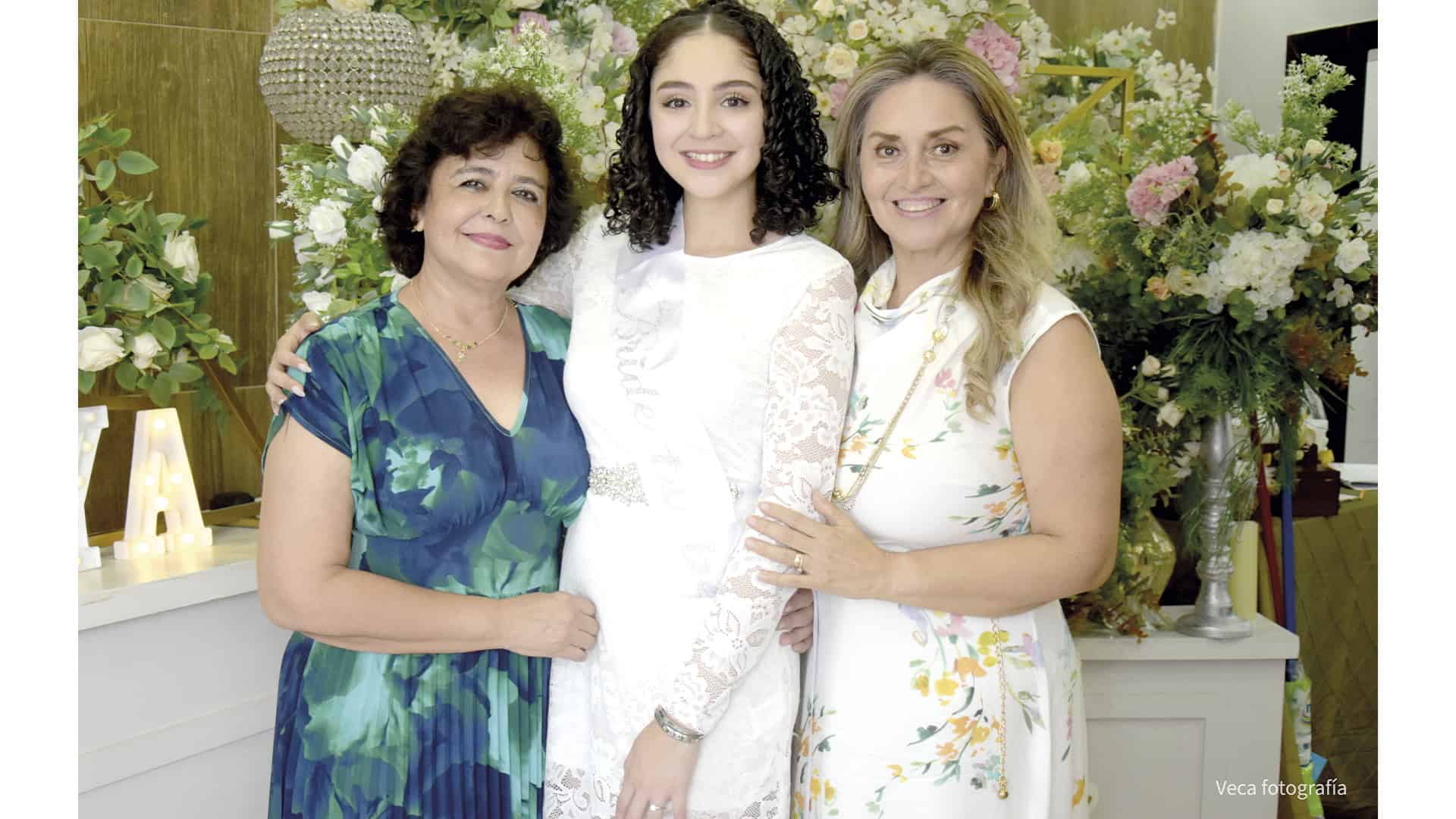 Andrea Mona celebra su despedida de soltera en un emotivo evento
