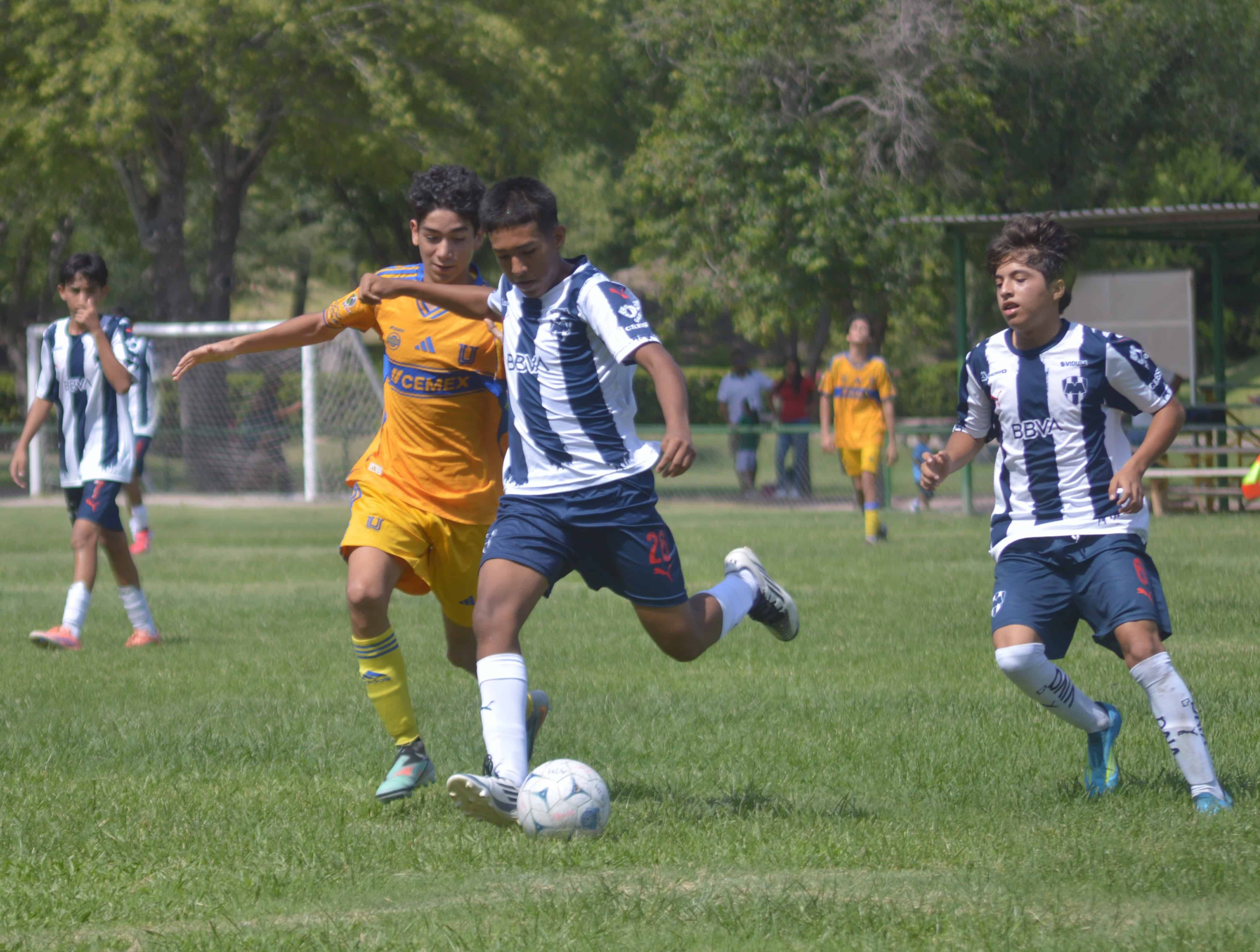 Tigres se corona campe&oacute;n Juvenil B: victoria sobre Rayados 11