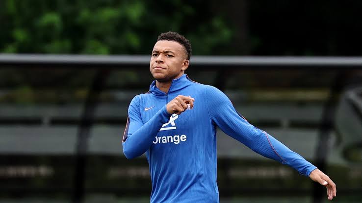 Celeste Amarilla critica a Kylian Mbappé tras partido en Filadelfia